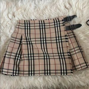 ❌SOLD ON ANOTHER SITE❌ Burberry Skirt